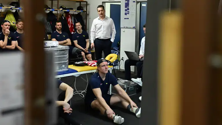 Sam Hallam Genomgång Tre Kronor