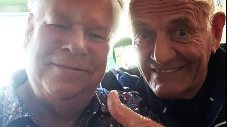 Bra.Jobbat.Signalerar.Ulf.Sterner.Till.Niklas.Öbergs.Selfie